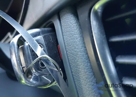 2013 Audi A4 2.0T Premium из США, поврежденный, VIN WAUFFAFL1DN044773